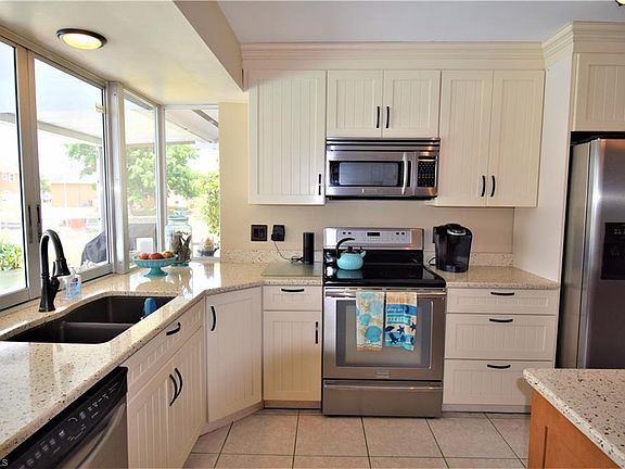 5th image of 1461 SE 16th St