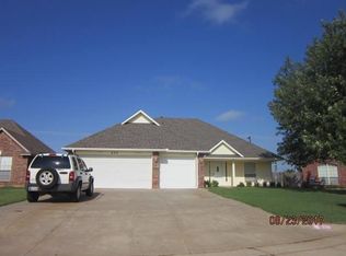 233 Brack Pl, Midwest City, OK 73130