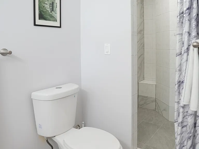 821 SW 13th Ct — Photo 18
