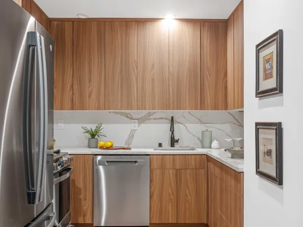 1198 Jefferson Avenue image 6 of 17