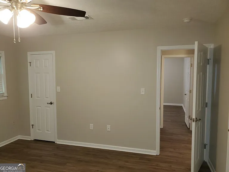 307 N Church St #D2 — Photo 3