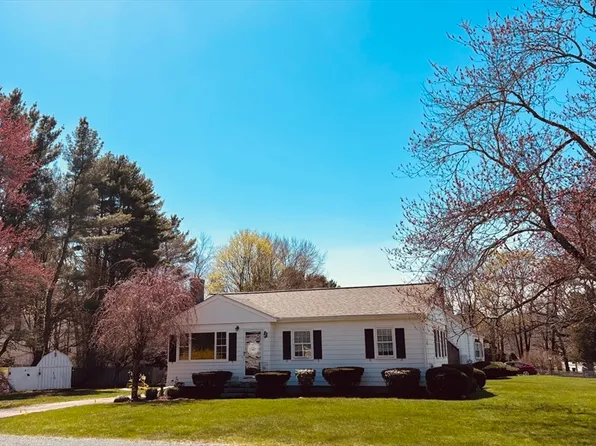 29 Forest St, Franklin, MA 02038