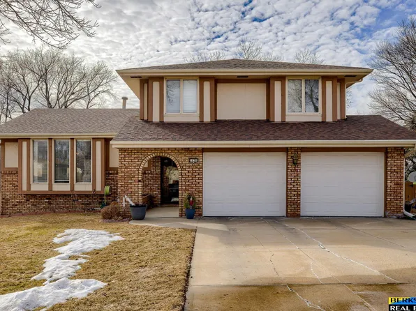 5836 S 107th St, Omaha, NE 68127