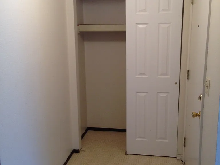 2936 Willamette St — Photo 2