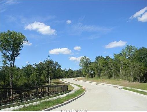 3rd image of 3416 Mahogany Dr