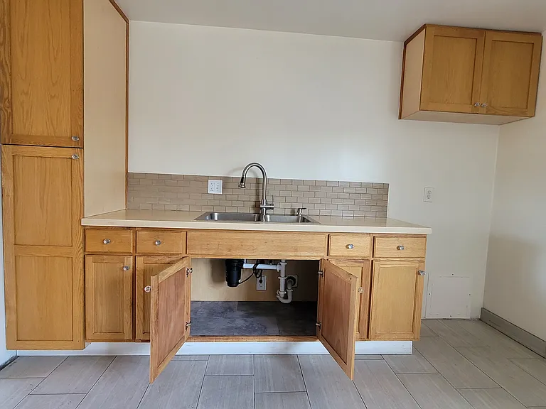 1038 N Ridgewood Pl #4 — Photo 8