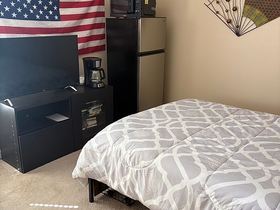 Small fridge, microwave oven