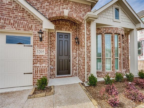 2nd image of 3205 Creekhaven Dr