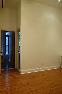 Rented by Empire City Real Estate LLC | media 22