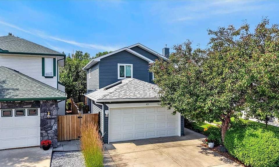 1st image of 49 NE Hidden Valley Cres NW