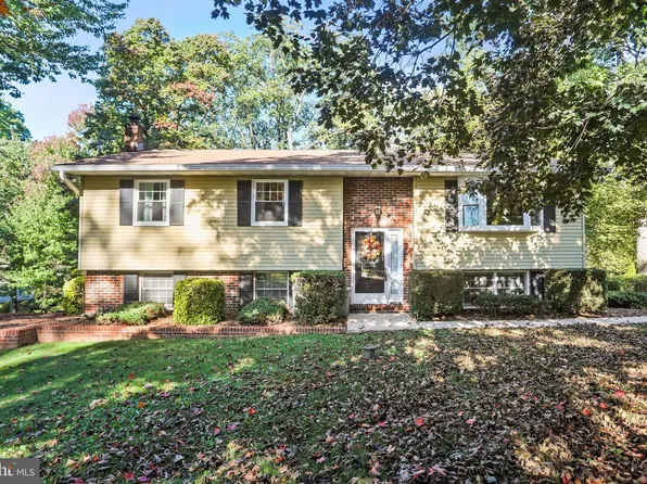 1508 Carriage Hill Dr, Westminster, MD 21157