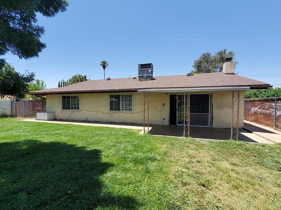 2nd image of 1250 N California Ave