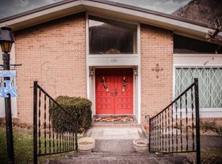 135 Circle Ave, Elkhorn City, KY 41522