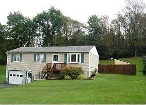 1st image of 15 Rebecca Dr