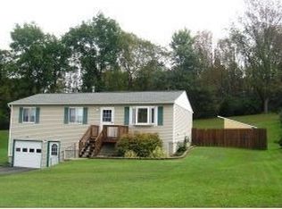 15 Rebecca Dr, Apalachin, NY 13732