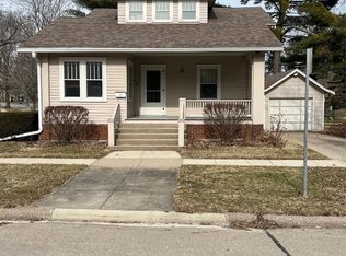 217 5th St NW, Mount Vernon, IA