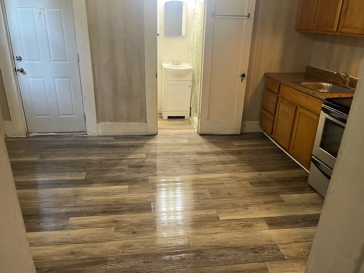 1 bed, 700 sqft, $1,150 — Photo 4