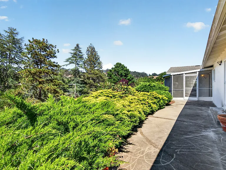 10420 Greenview Dr — Photo 54