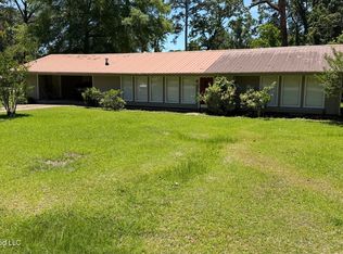 605 Mounger St, Forest, MS 39074