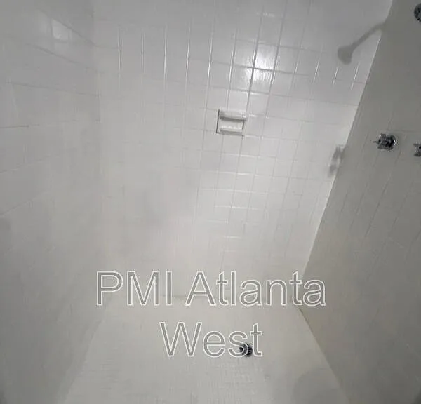 1715 Highland Pl — Photo 9