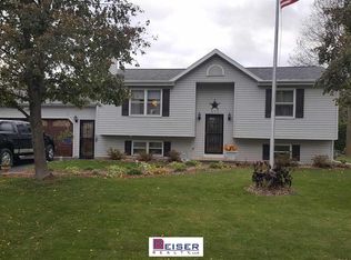 510 S 3rd St, Winneconne, WI 54986