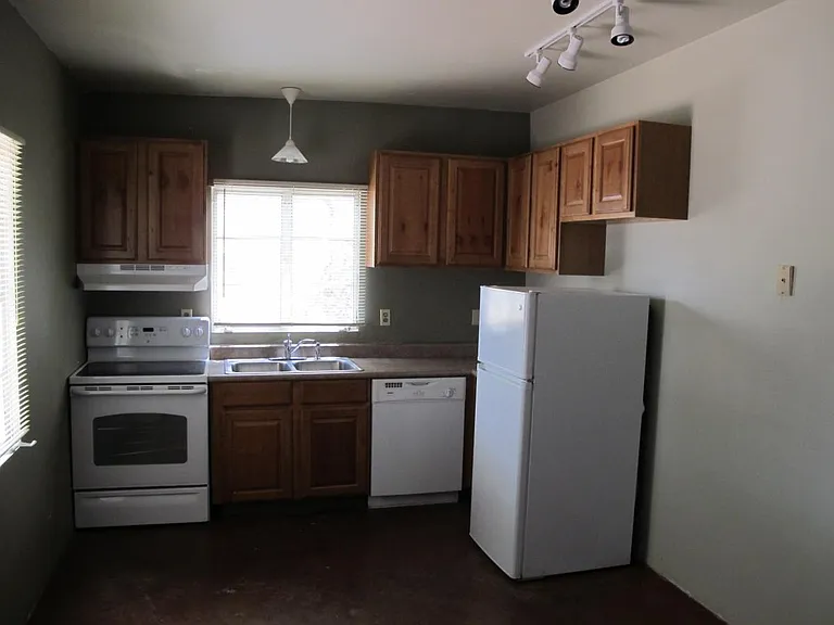 2315 W Wagon Wheel Dr — Photo 6