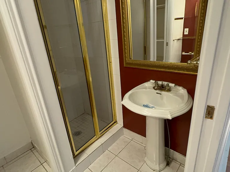 870 W 19th Ave #12 — Photo 15