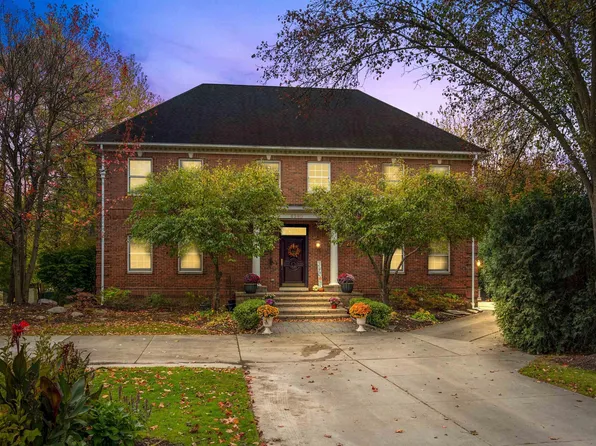 6580 Red Maple Ln, Bloomfield Hills, MI 48301