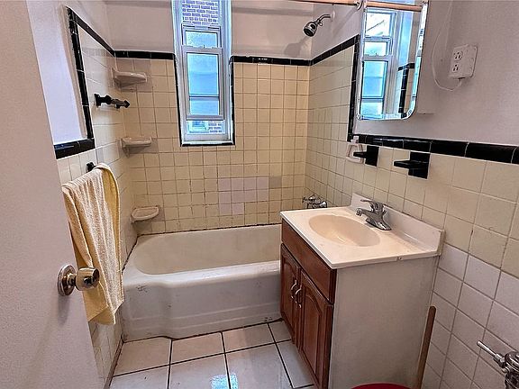 3rd image of 42-40 Bowne St #6A
