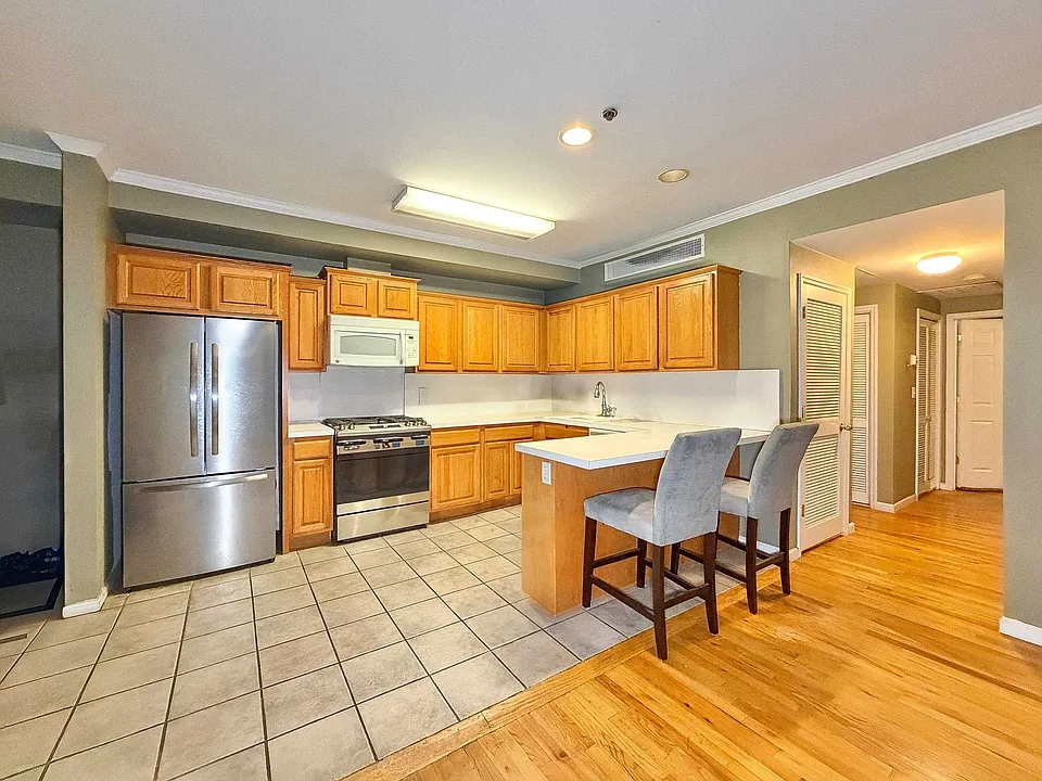 205-207 Madison St #2B