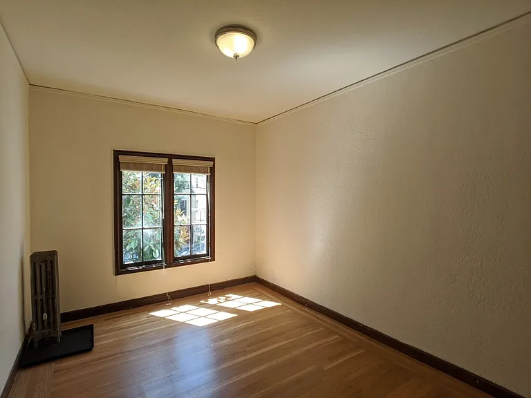 2427 Hilgard Ave — Photo 30