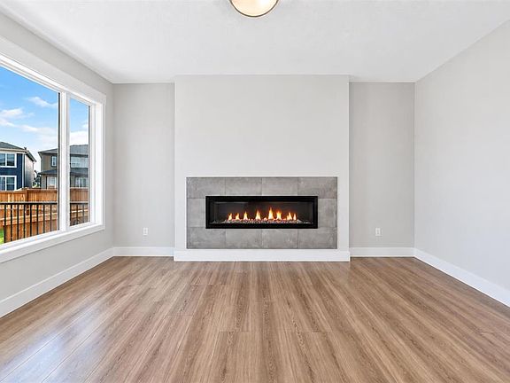 2nd image of 118 NW Belmont Cres SW