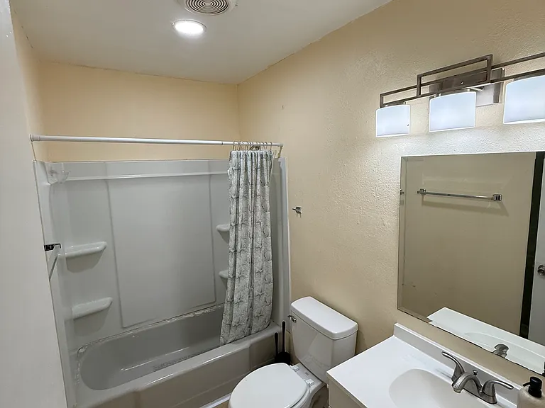 312 Charleston St NE #3 — Photo 8