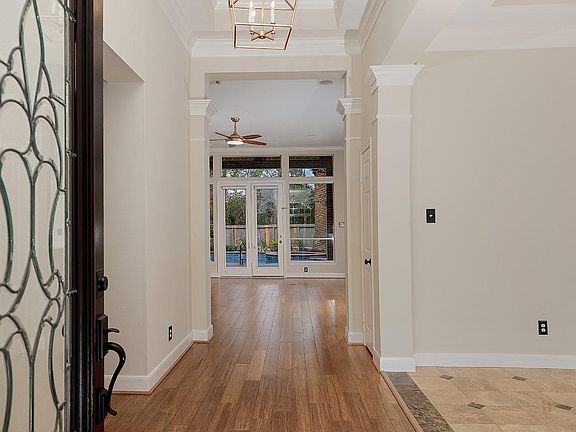 5th image of 38 Eagle Mead Pl