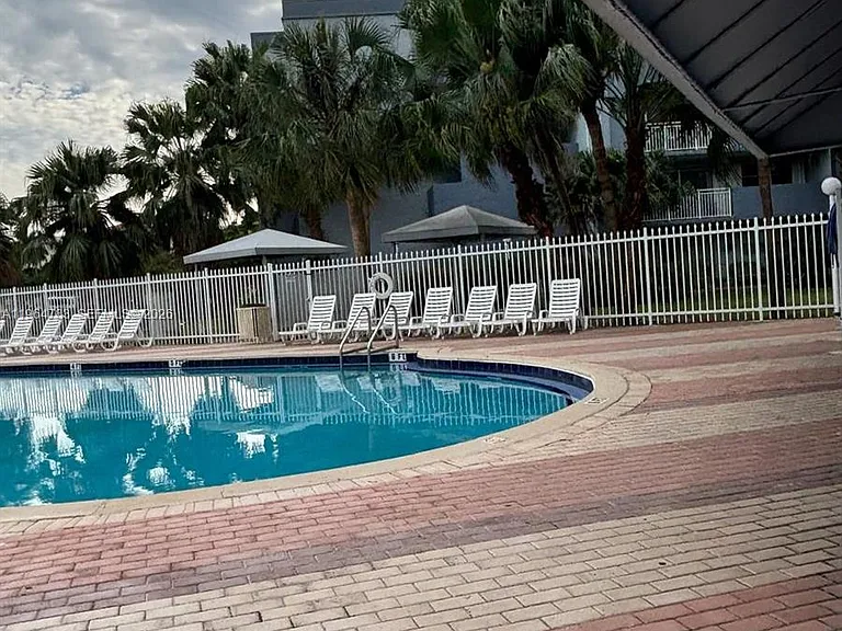 9365 Fontainebleau Blvd #E105 — Photo 22