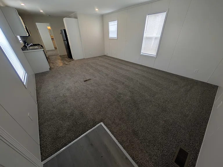 38000 Le Chateau Blvd #402 — Photo 2