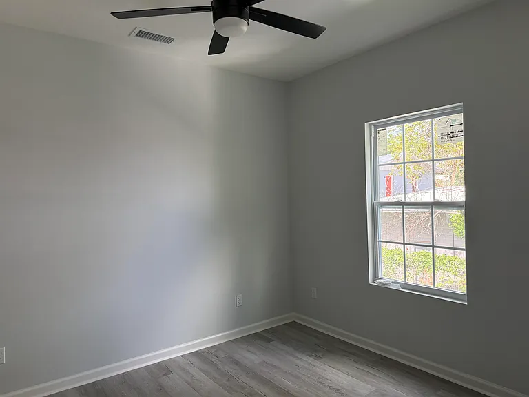 2111 Owens St #1 — Photo 5