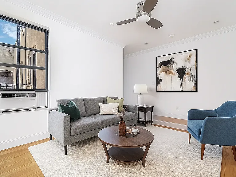 380 S 4th St #19 — Photo 1
