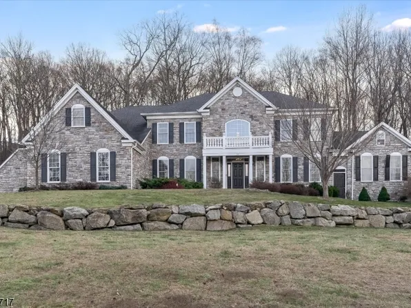 56 Sovereign Dr, Mount Olive Twp., NJ 07836