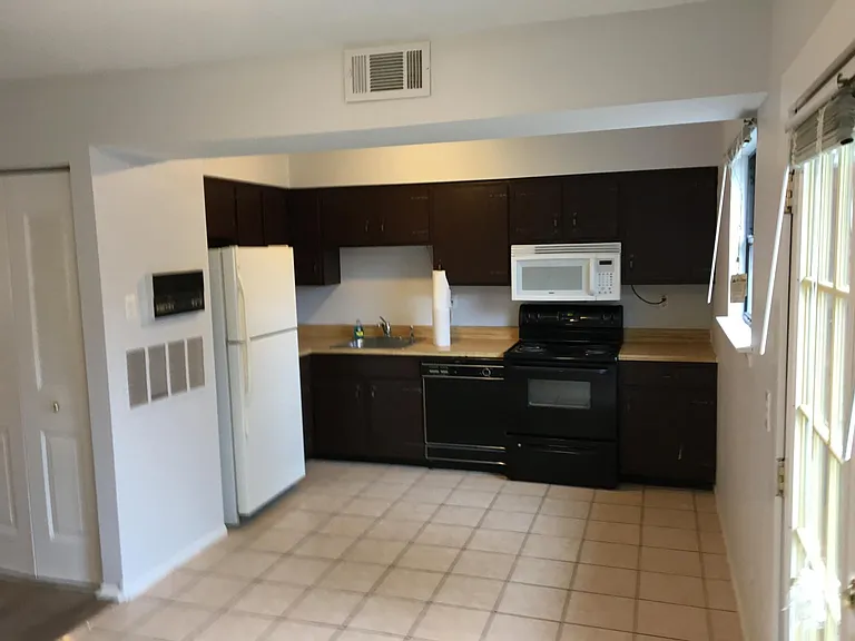 1620 Shiloh Ct — Photo 3