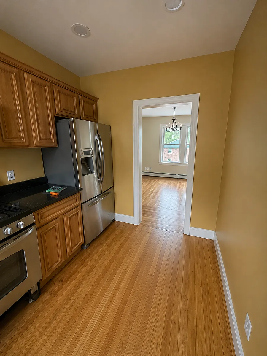Building Photo - 33 Messina St #2