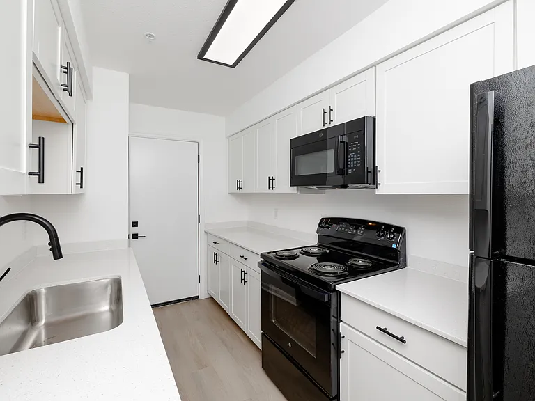 C2 Floorplan - 3BR, 2BA - 1,395SF C2 Floorplan - 3BR, 2BA - 1,395SF