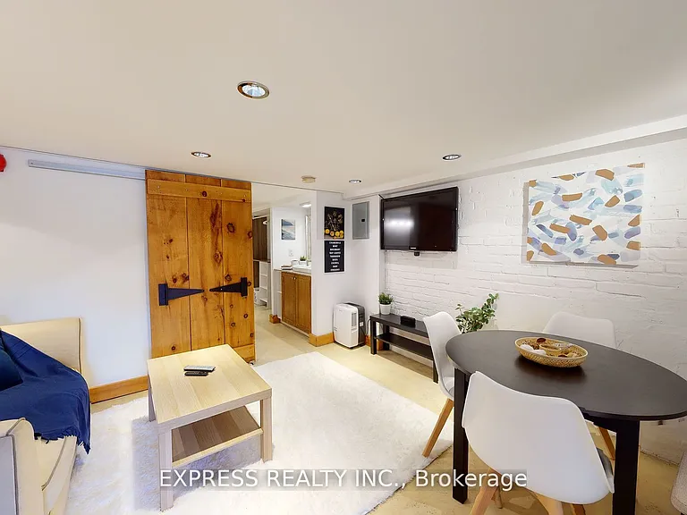 146 Blackthorn Ave #LOWER — Photo 6