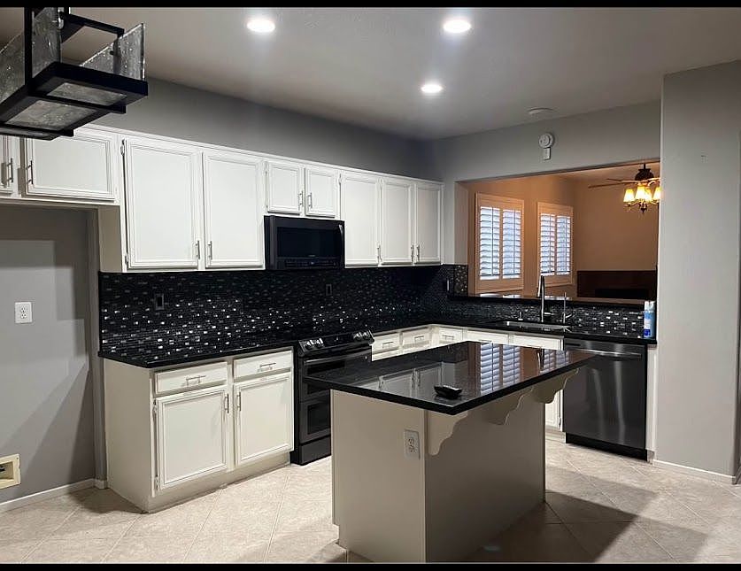 2nd image of 3904 Moravia Ct