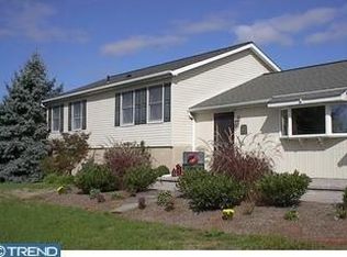 105 Lori Ln, Harleysville, PA 19438