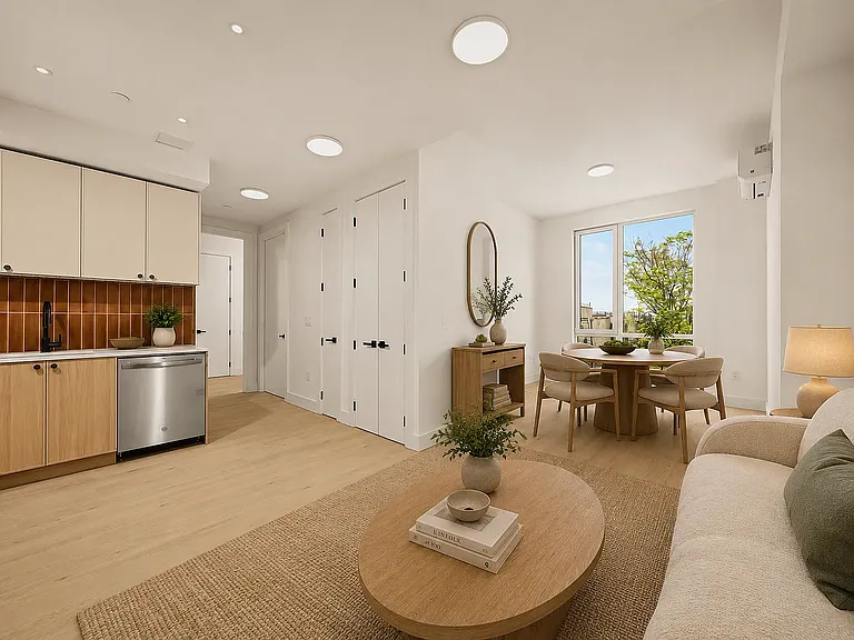733 Lincoln Pl #7205 — Photo 2