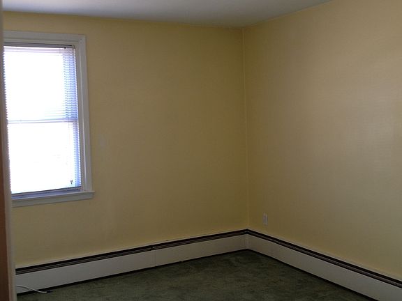 Middle Bedroom