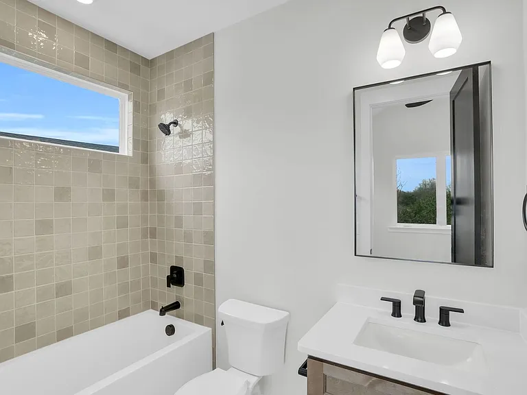 142 Mattoon St — Photo 34