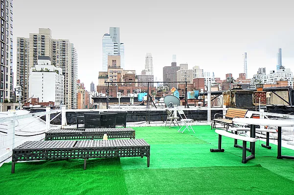 Rented by Compass | media 7