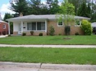 36801 Thinbark St, Wayne, MI 48184